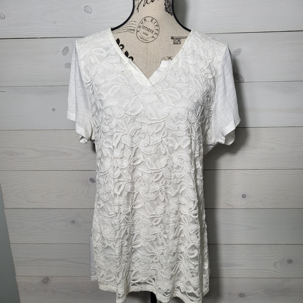 Nine West Vintage America Top Lace Cotton Henley Style T-Shirt.